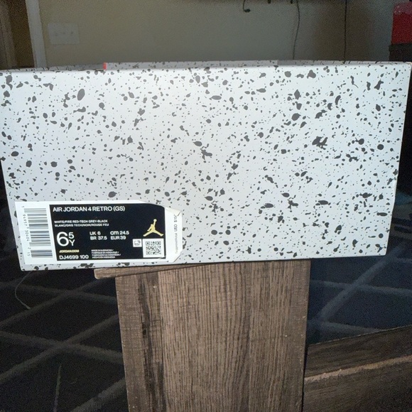 Jordan Kids White and Gray cement 4s Sneakers - Picture 6 of 6